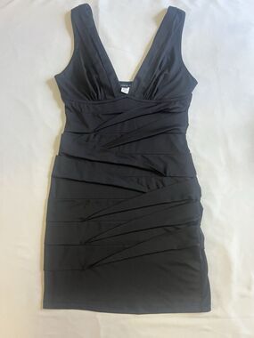 Nikibiki Black Bodycon Mini Dress M V-Neck Bandage Style Ruched Sleeveless Party